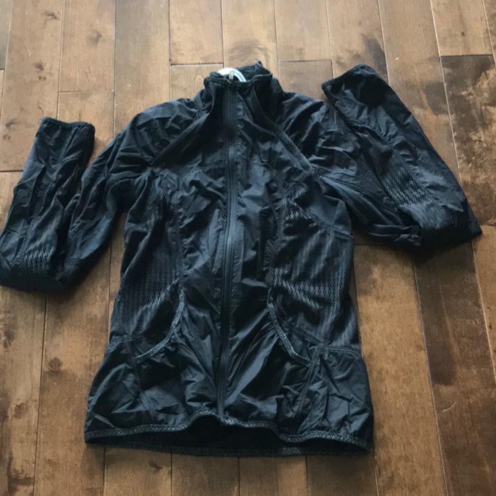 NWOT Lululemon Running Jacket-Black-Size 4